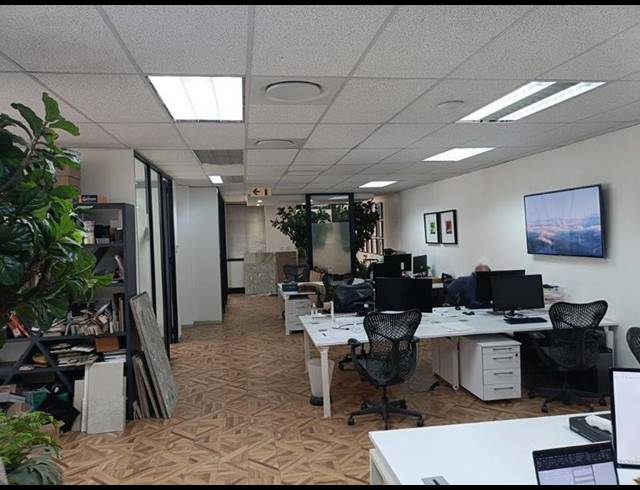 BUSINESS PROPERTY TO RENT IN BRYANSTON